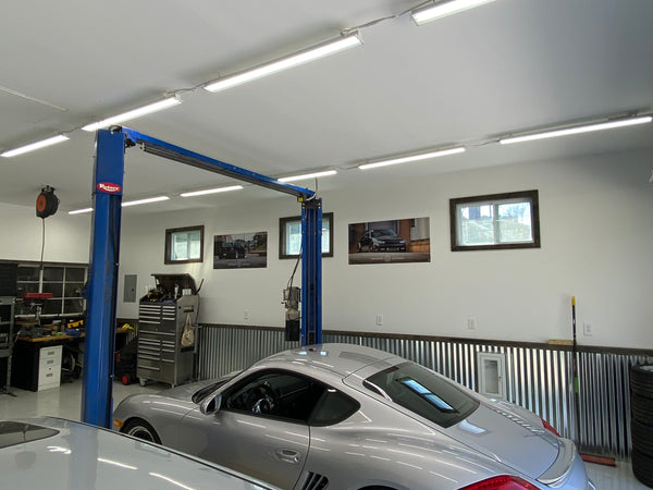 Attached Garage Workshop with Lift!